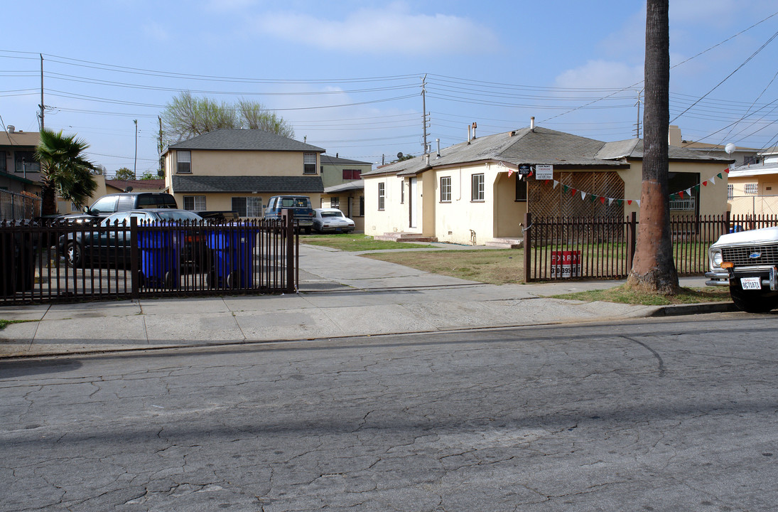 4014-4020 W 102nd St in Inglewood, CA - Building Photo