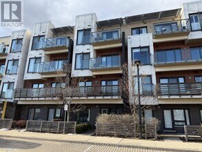 5035 Harvard Rd in Mississauga, ON - Building Photo - Building Photo