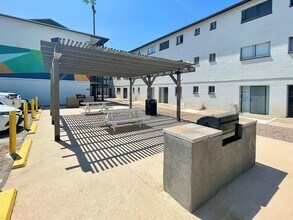 The Bronte East in Mesa, AZ - Foto de edificio - Building Photo