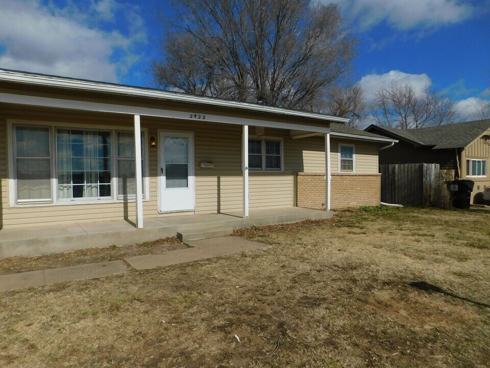 2422 W 30th St in Wichita, KS - Building Photo
