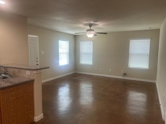 16920 W Juneau St in Montgomery, TX - Building Photo - Building Photo