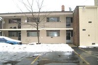 Garden Court Apartments in Kenosha, WI - Foto de edificio - Building Photo