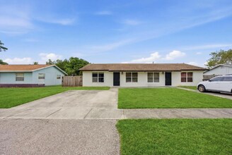 3846 Roan Ln in West Palm Beach, FL - Foto de edificio - Building Photo