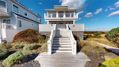 750 Dune Rd in Westhampton Beach, NY - Building Photo - Building Photo