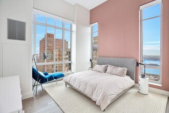 200 E 95th St in New York, NY - Building Photo - Building Photo