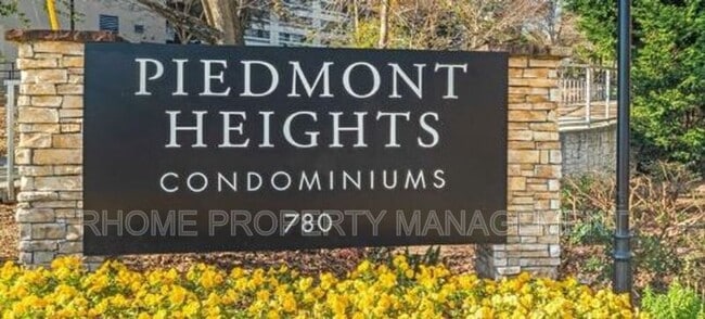 property at 510 Summit N Dr NE