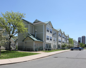 Sana Apartments in Hartford, CT - Building Photo - Building Photo