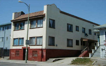 Lakewalk Apartments in Oakland, CA - Building Photo - Building Photo