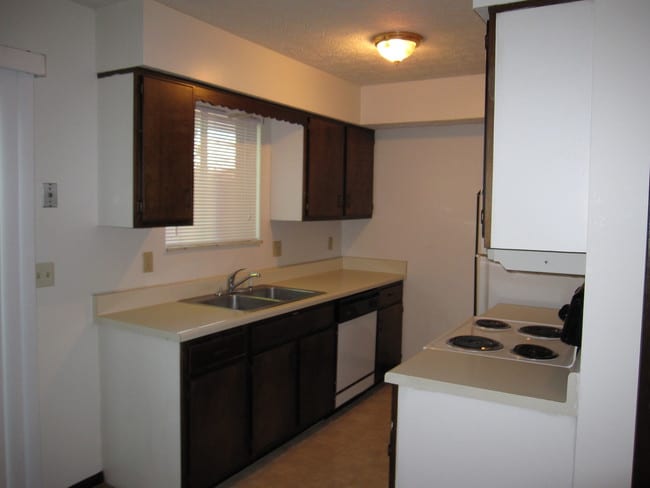 Cooper Woods Condominiums in Columbus, OH - Foto de edificio - Building Photo