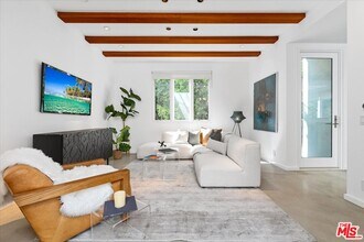 211 S Valley St in Burbank, CA - Building Photo - Building Photo