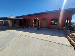 72976 Sullivan Rd in Twentynine Palms, CA - Building Photo - Building Photo