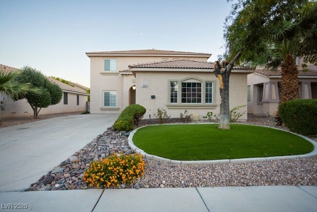 property at 1113 E Hammer Ln