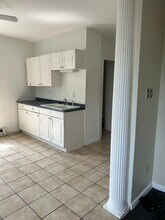 80 Cochran St in Chicopee, MA - Building Photo - Building Photo
