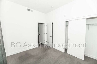 180 Uptown Cir in Oakland, CA - Foto de edificio - Building Photo