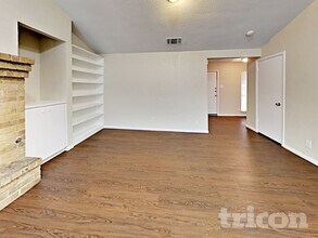 4911 Buckwheat St in San Antonio, TX - Foto de edificio - Building Photo