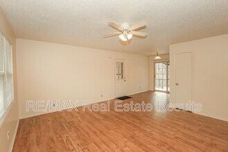 9 Finger Dr in Bella Vista, AR - Foto de edificio - Building Photo