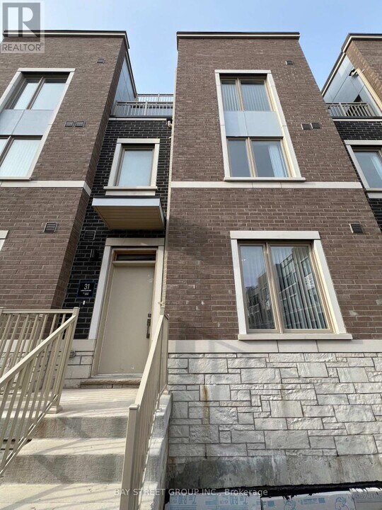 31-131 Almond Blossom Mews in Vaughan, ON - Building Photo