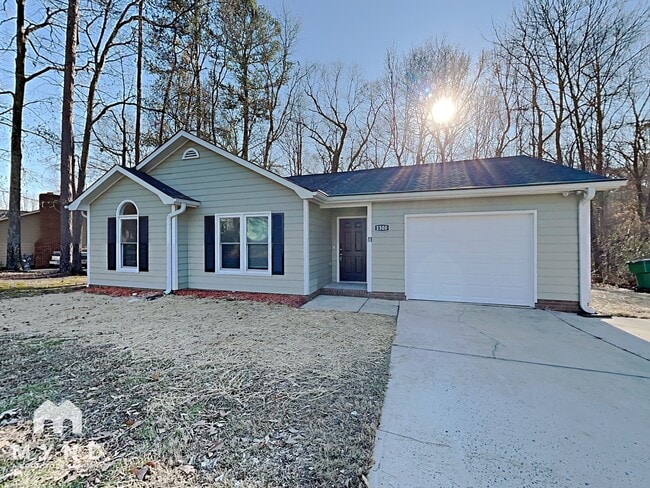 1300 Newfound Hollow Dr in Charlotte, NC - Foto de edificio - Building Photo