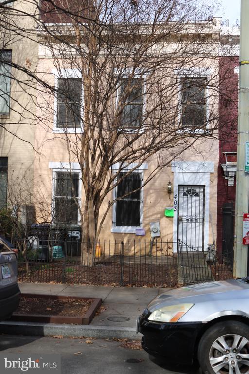 property at 403 O St NW