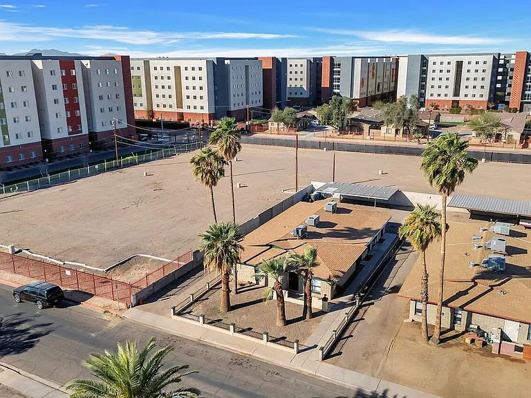 5112 N 28th Dr in Phoenix, AZ - Building Photo