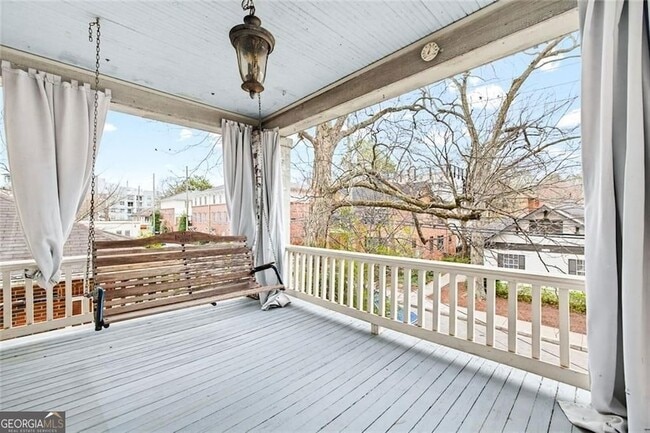 property at 114 E Maple St