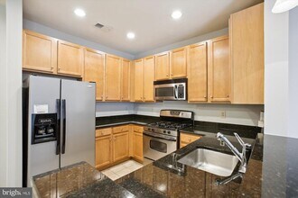 2655 Prosperity Ave in Fairfax, VA - Building Photo - Building Photo