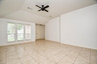 7023 Brody Ln in Houston, TX - Building Photo - Building Photo