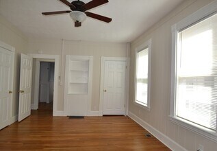 76 Brown St-Unit -1 in Waltham, MA - Building Photo - Building Photo