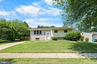 10422 Floral Dr in Adelphi, MD - Building Photo - Building Photo