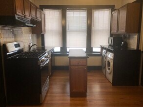 1032 W Oakdale Ave in Chicago, IL - Building Photo - Building Photo