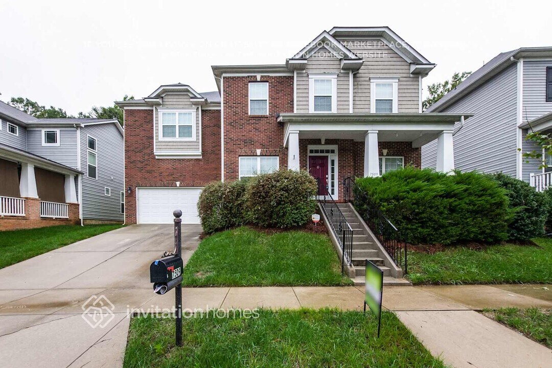 7509 Chaddsley Dr in Huntersville, NC - Building Photo