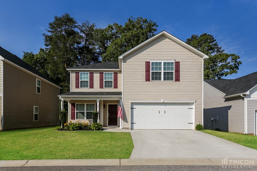 42 Jones Creek Cir in Greer, SC - Building Photo
