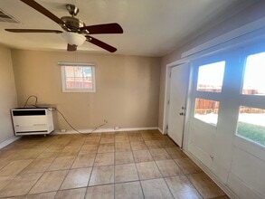 117 W Robertson Rd in Ridgecrest, CA - Building Photo - Building Photo