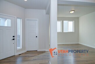 4693 Daisy Ln in Cedar Hills, UT - Building Photo - Building Photo