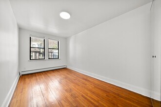 553 Undercliff Ave, Unit 14 in Edgewater, NJ - Building Photo - Building Photo