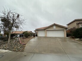 36472 30th St E in Palmdale, CA - Building Photo