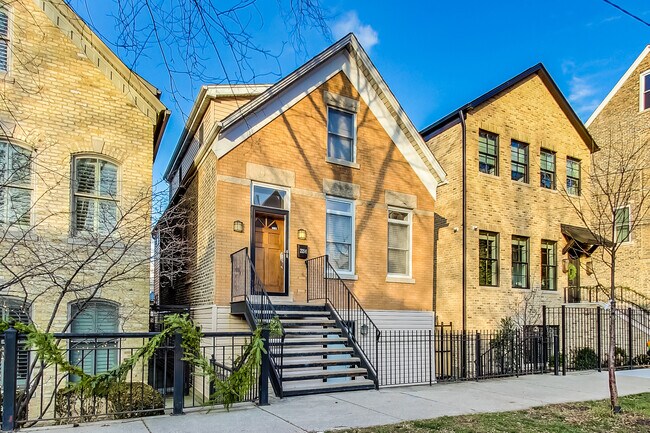 property at 2214 W Charleston St