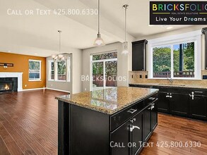 814 Mount Baker Pl NE in Renton, WA - Building Photo - Building Photo
