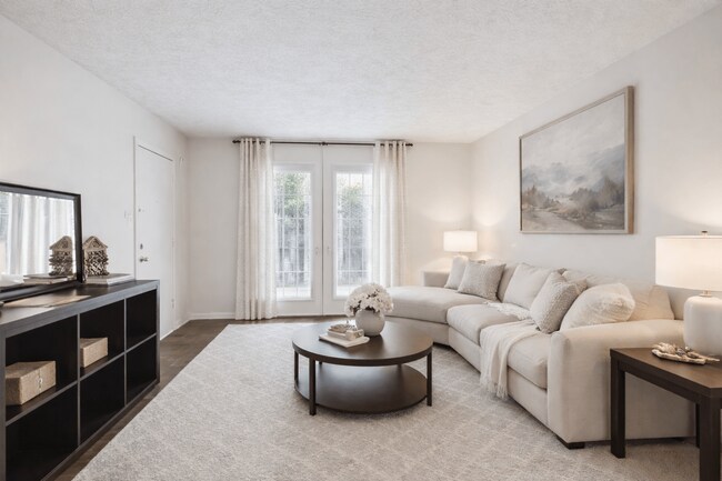 Emerald Pointe in Riverdale, GA - Foto de edificio - Building Photo