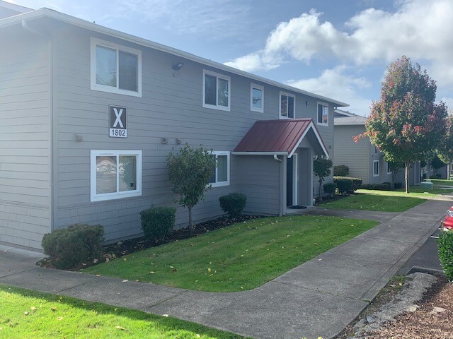 Lakeshore Apartments in Tacoma, WA - Foto de edificio - Building Photo