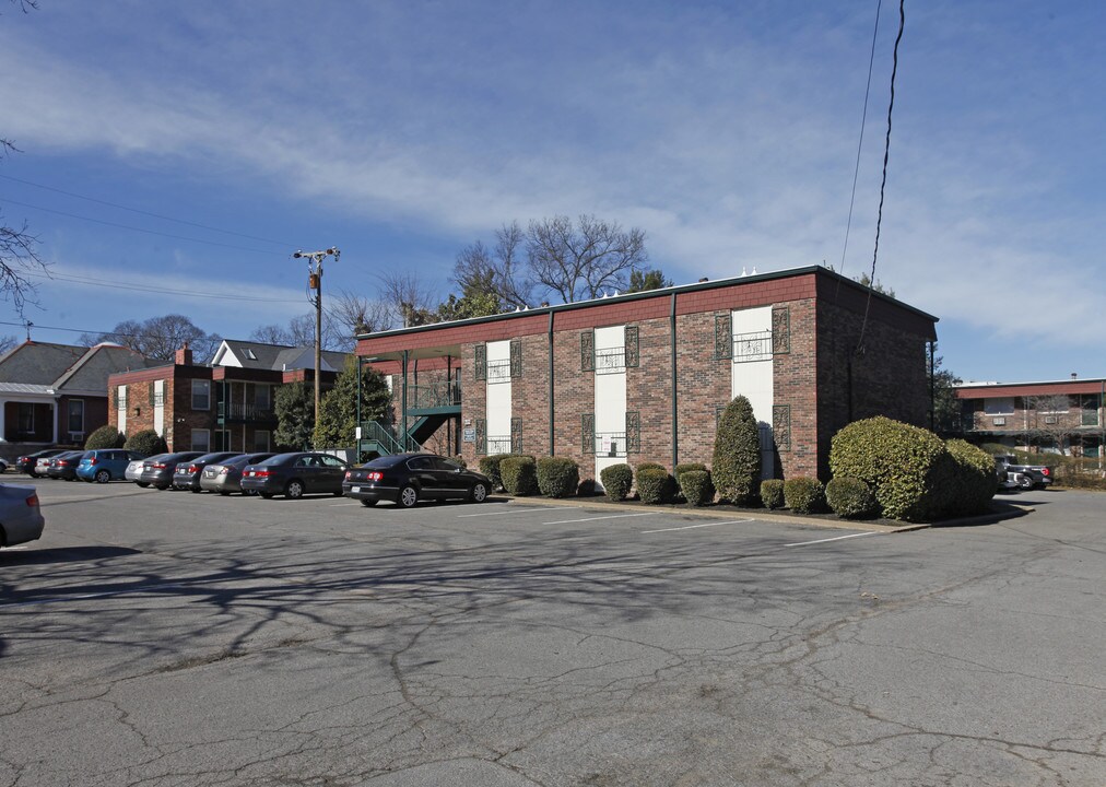 West End Living in Nashville, TN - Foto de edificio