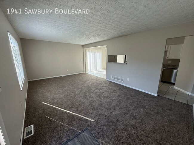 1941 Sawbury Blvd in Columbus, OH - Building Photo - Building Photo