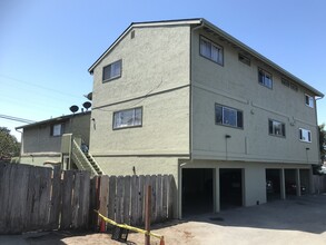 1081 Trinity Ave in Seaside, CA - Building Photo - Building Photo