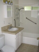 621 SE 136th Ave in Portland, OR - Building Photo - Building Photo