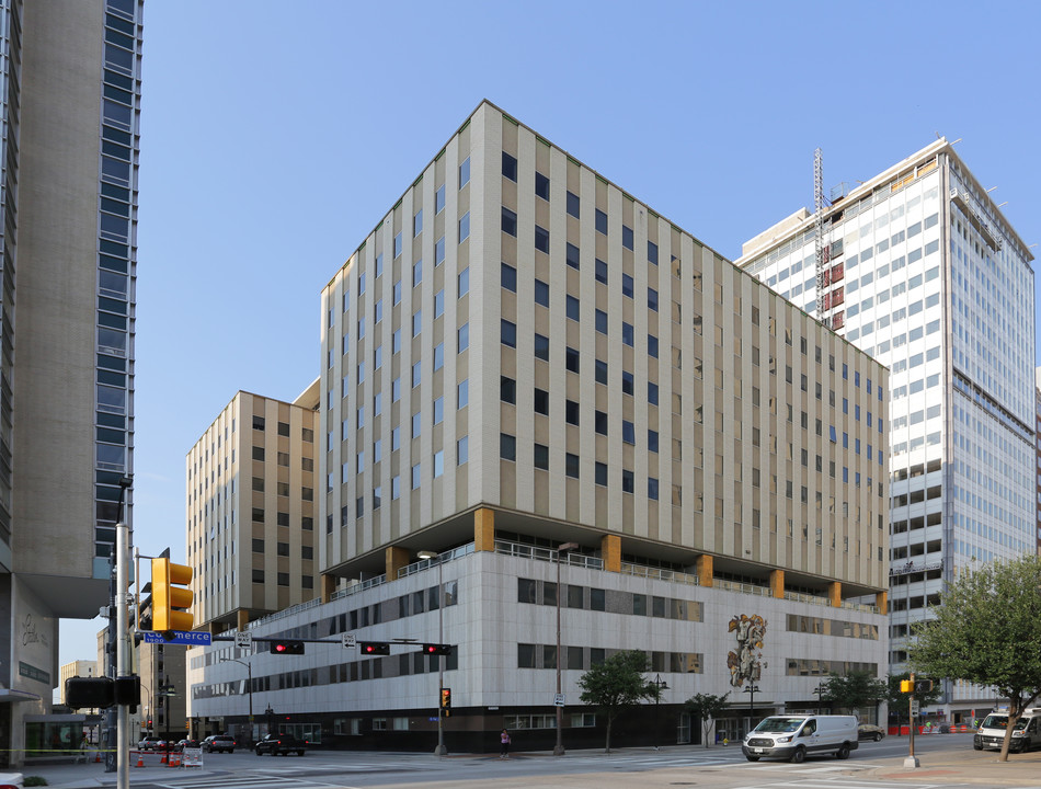 The Continental in Dallas, TX - Building Photo