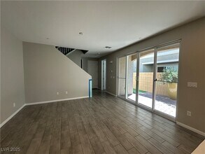536 Celebratory Pl in Henderson, NV - Building Photo - Building Photo