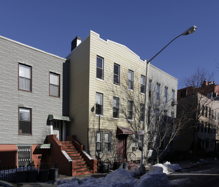 171 India St in Brooklyn, NY - Building Photo