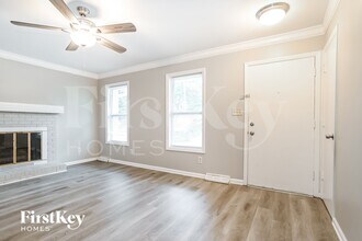 5507 Lawrence Orr Rd in Charlotte, NC - Foto de edificio - Building Photo