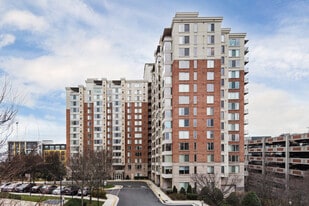 Wilton House in Fairfax, VA - Building Photo