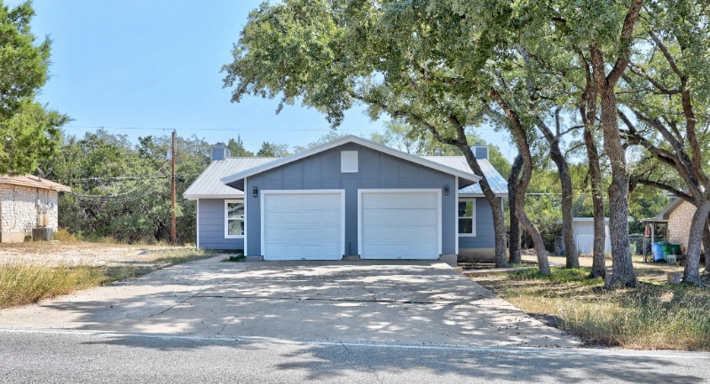 5303 Thunderbird St-Unit -B in Leander, TX - Building Photo